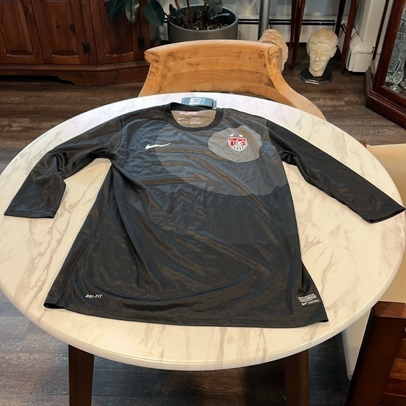 Nike Tops - USWNT Goalkeeper Olympics Shirt Medium